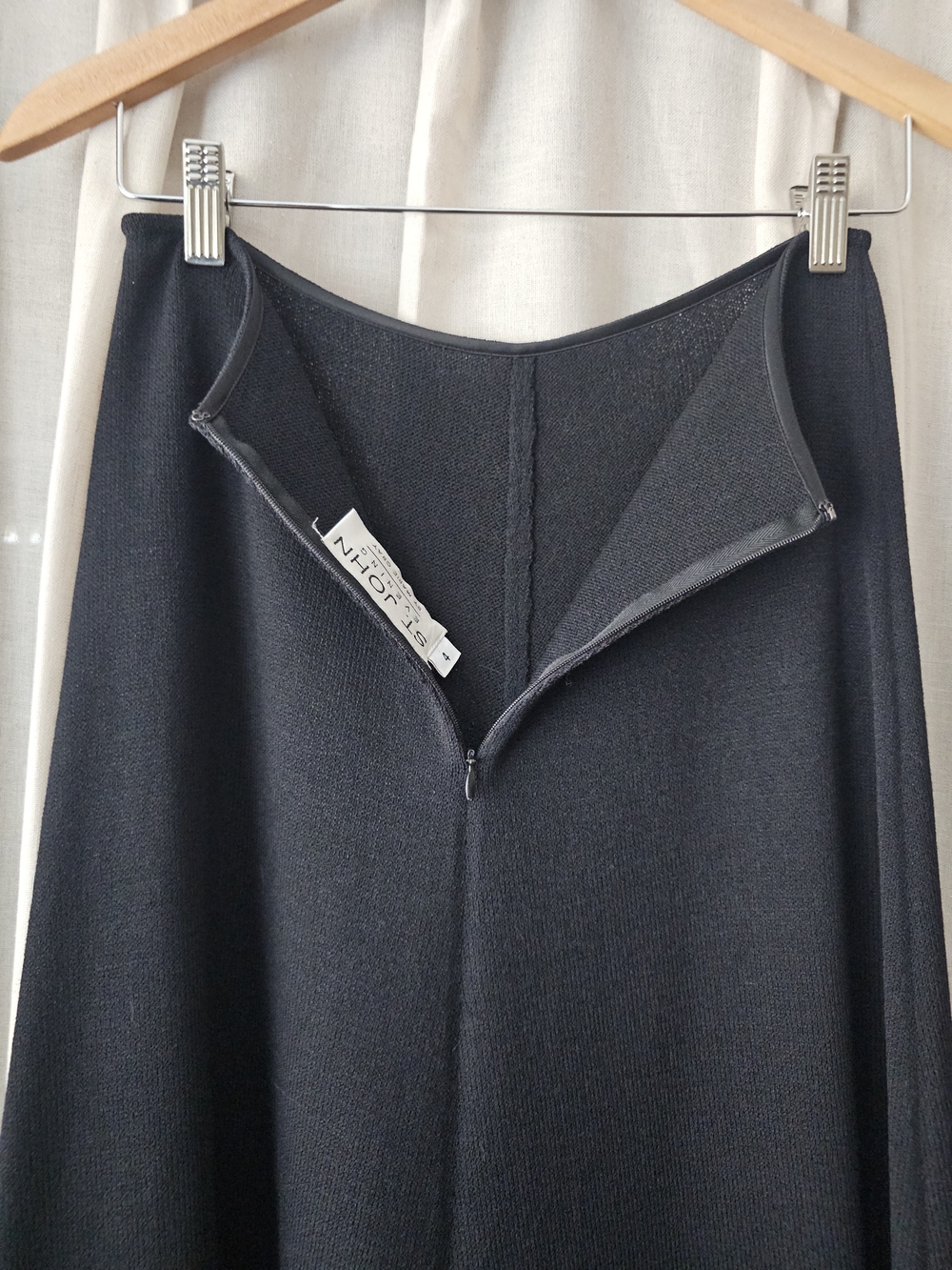 St. John by Marie Gray Black Long Skirt – Size 4 - Picture 4 of 6